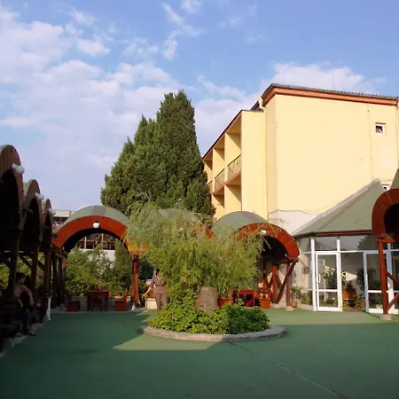 מלון Briz 3 - Free Parking 2*